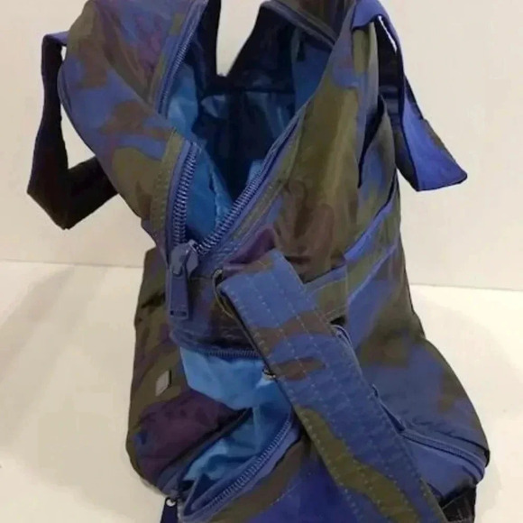Lug Boxer Overnight Bag - BLUE Camo Multi - LIKE NEW - Picture 4 of 8